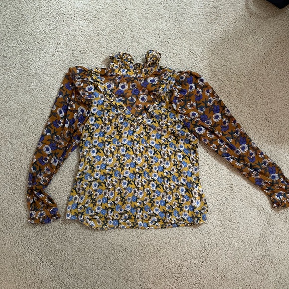 Boohoo. US 8 but I feel like it fits smaller. - Picture 1 of 1